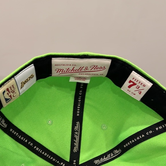 LA Lakers Hat - Picture 5 of 5